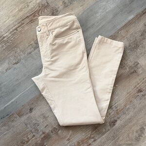 Slim fit lulu pants
